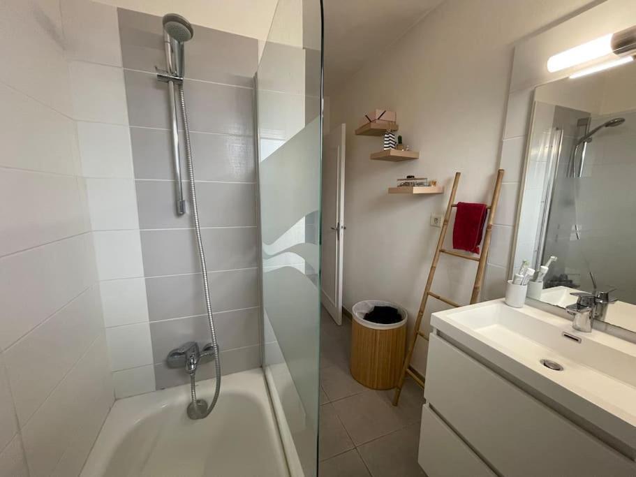 Le Patio - Parking Gratuit Apartment Valence  Bagian luar foto