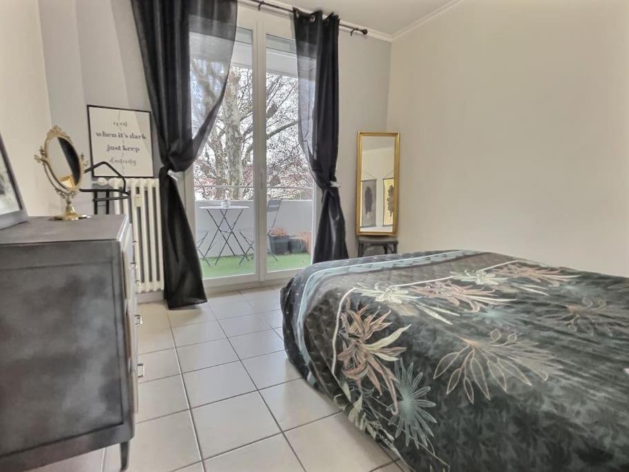 Le Patio - Parking Gratuit Apartment Valence  Bagian luar foto